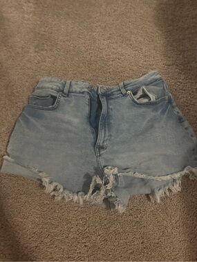 Women’s H&M Blue Denim Frayed Hem Shorts